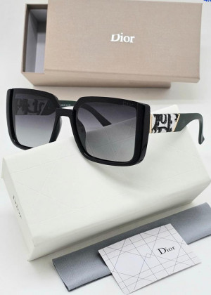 Набор солнцезащитные очки, коробка, чехол + салфетки 21156370