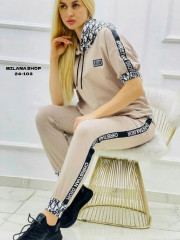 Спортивный костюм