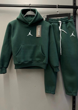 Спортивный костюм 23094567