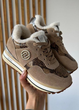 Кроссовки #23102137