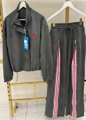 Спортивный костюм 23149416