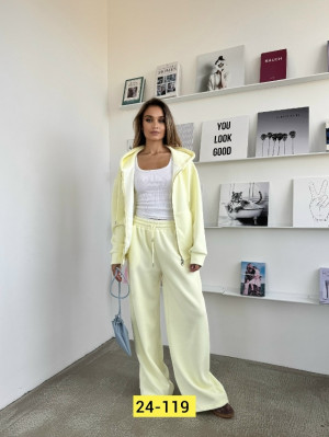 Спортивный костюм 23153692