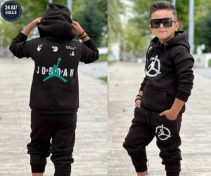 Спортивный костюм 23176467