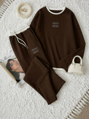 Спортивный костюм