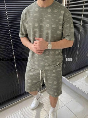 Костюм