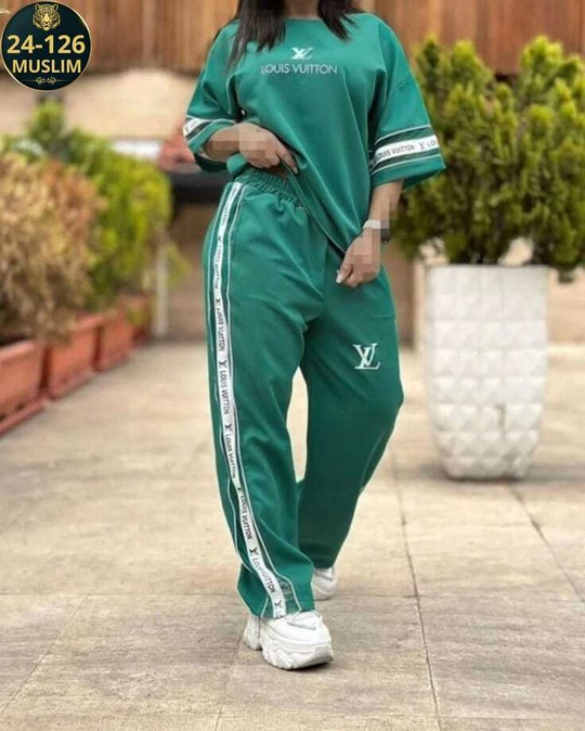 Спортивный костюм 22903919