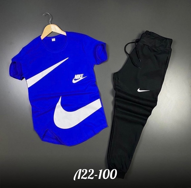 Спортивный костюм 22908449