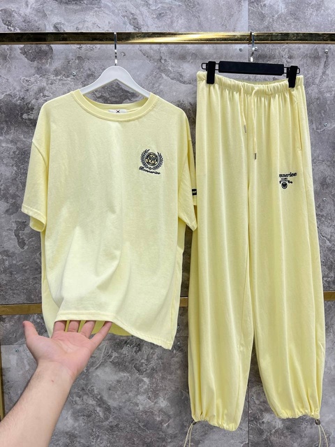 Спортивный костюм 22915261