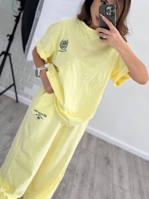 Спортивный костюм 22915261