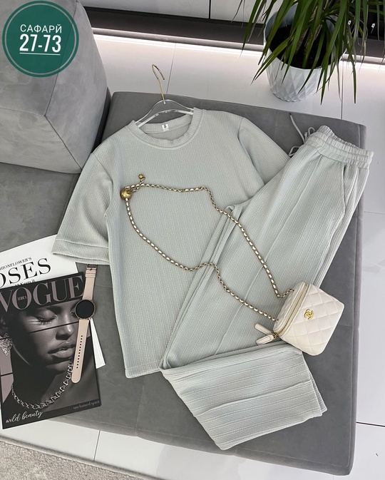 Спортивный костюм 22925311