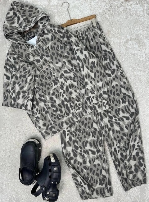 Спортивный костюм 22931209