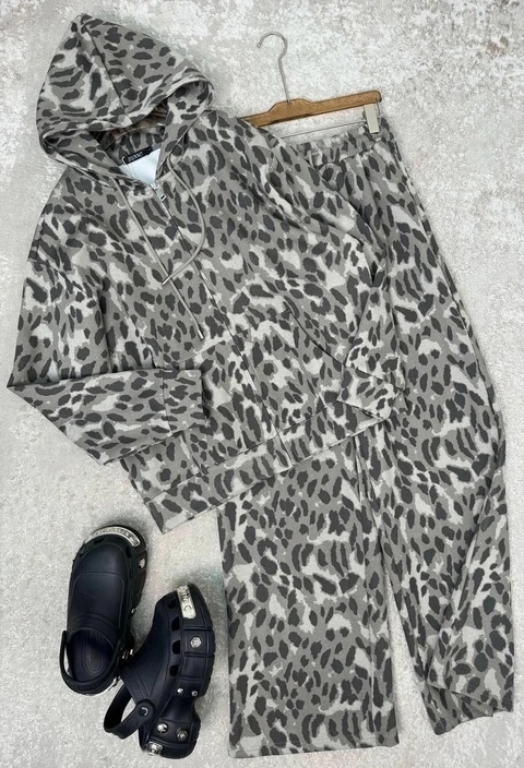 Спортивный костюм 22931209