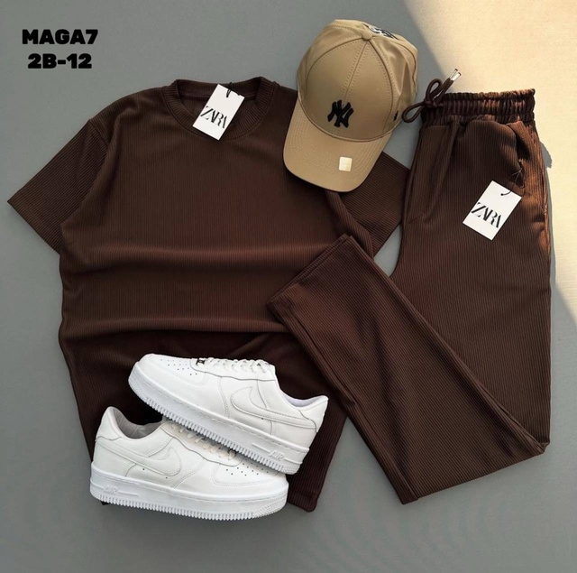 Спортивный костюм 22934757