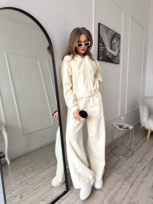 Спортивный костюм 22937781