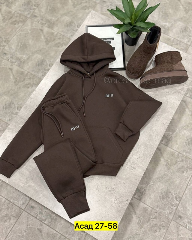 Спортивный костюм 22939679