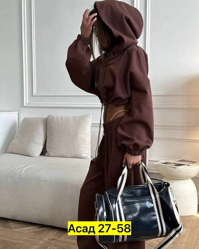 Спортивный костюм 22940554