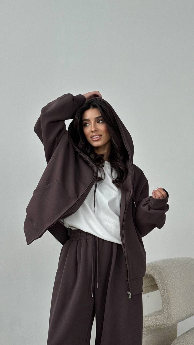 Спортивный костюм 22942455