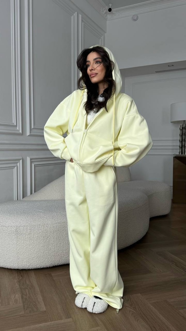 Спортивный костюм 22942455