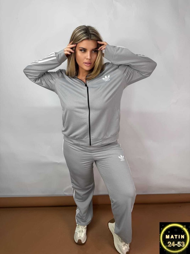 Спортивный костюм 22943843