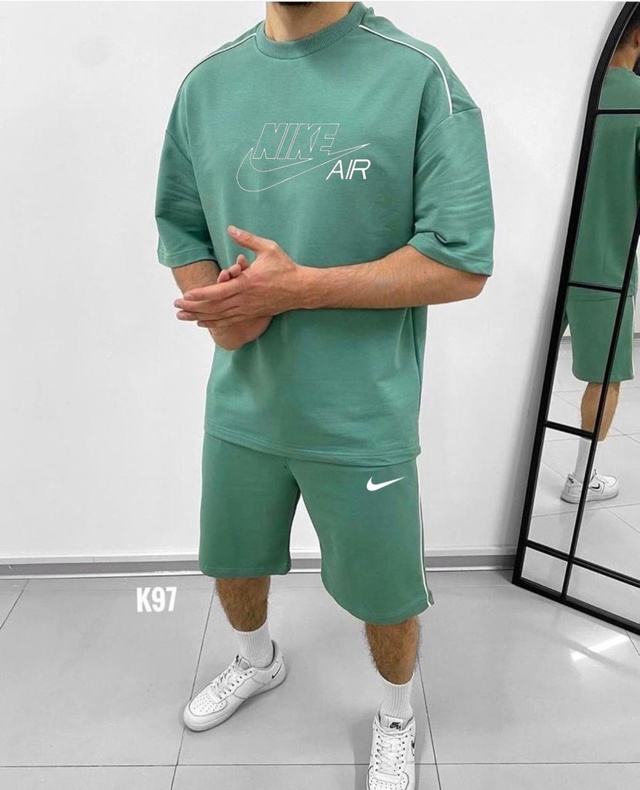 Спортивный костюм 22946932