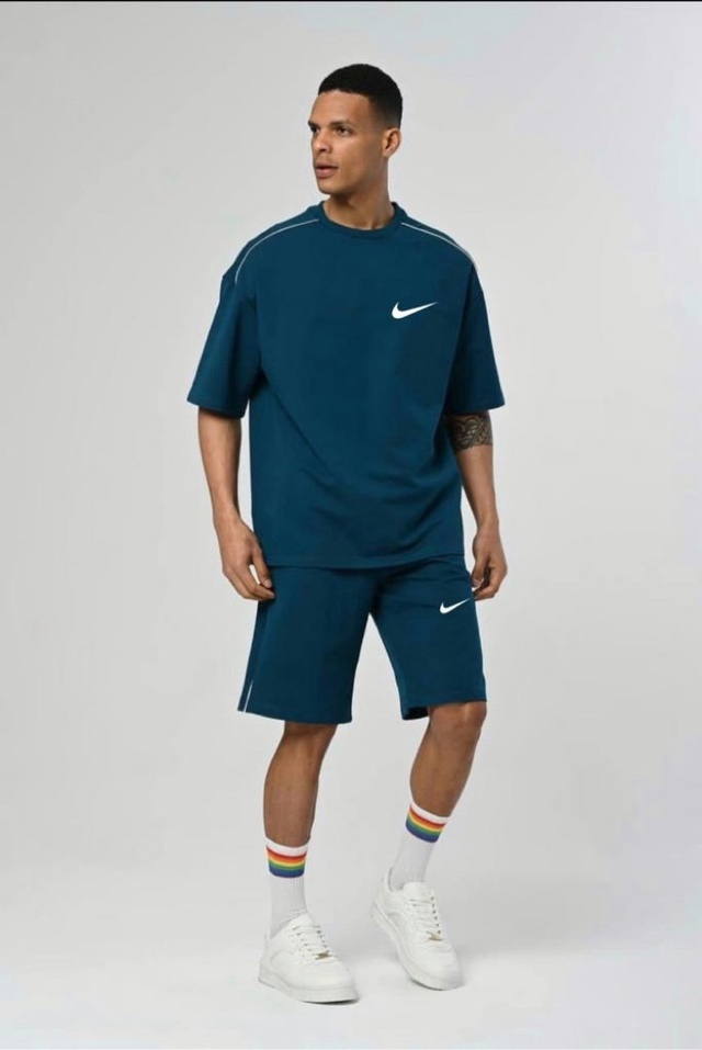 Спортивный костюм 22946933