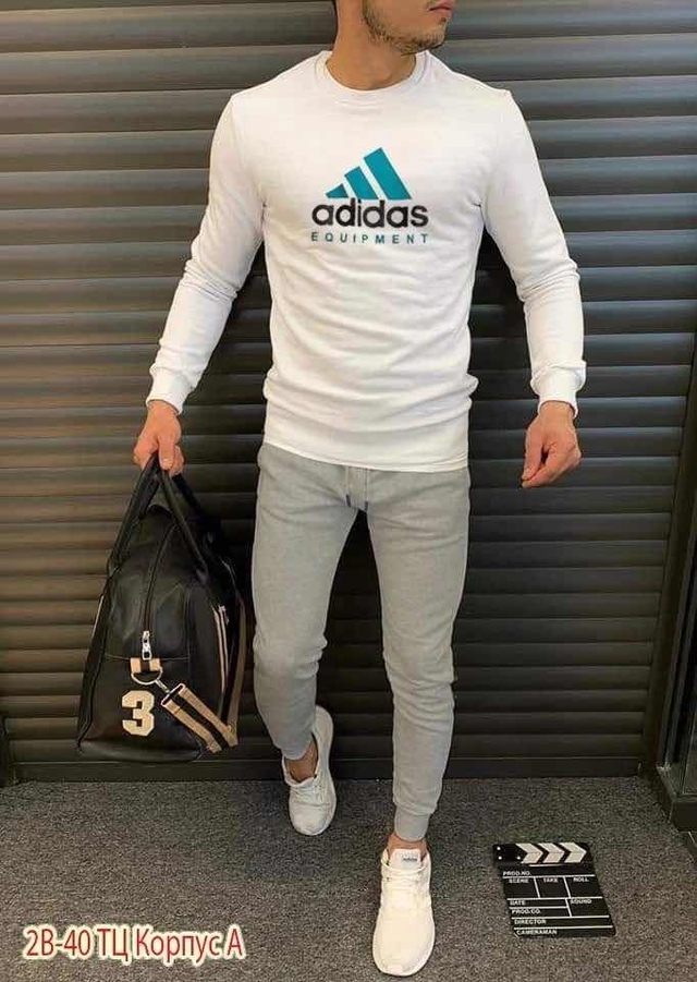 Спортивный костюм 22947260