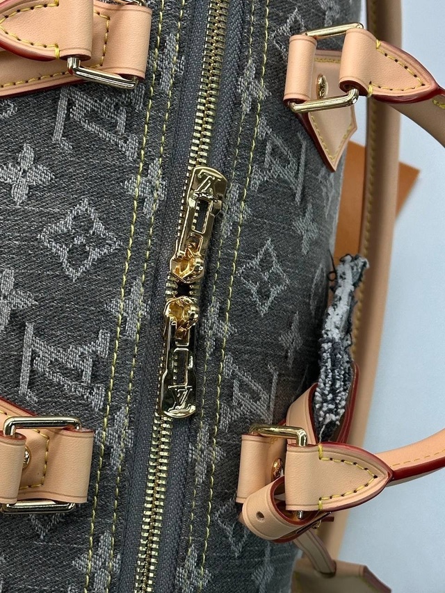 Джинсы 22948042