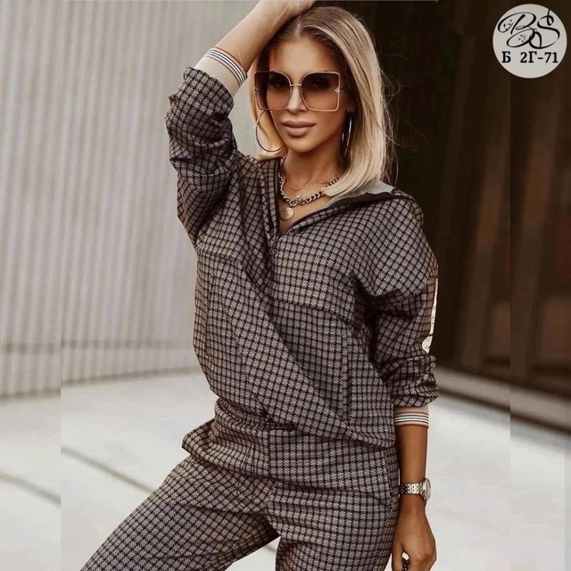 Спортивный костюм 22949811