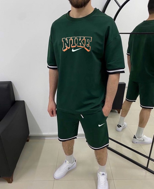 Спортивный костюм 22949439