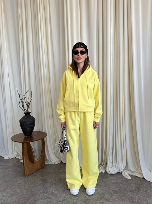 Спортивный костюм 22951262