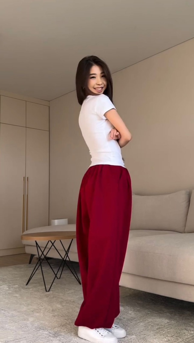 Спортивный костюм 22951162