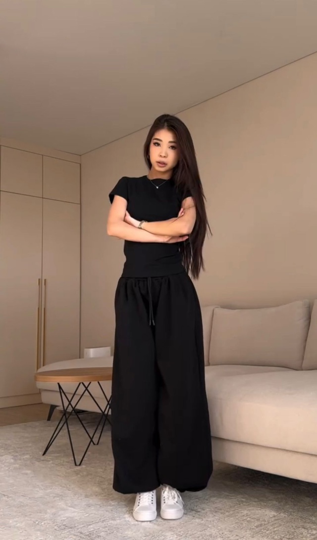 Спортивный костюм 22951162