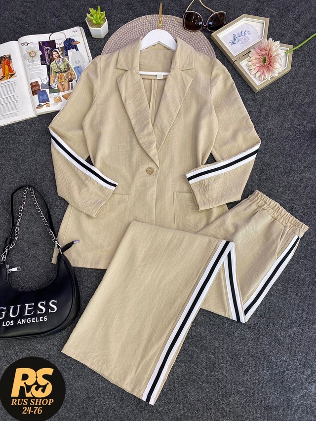 Спортивный костюм 22950959