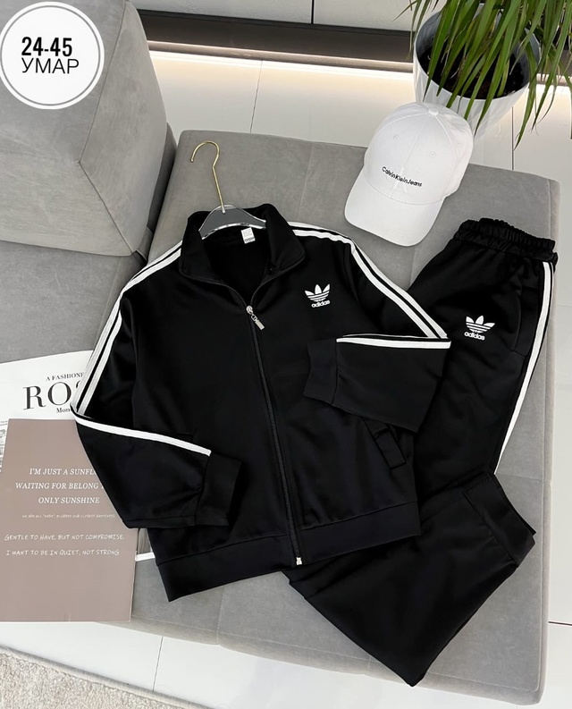 Спортивный костюм 22952469