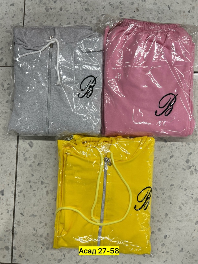 Спортивный костюм 22954941