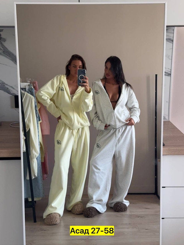 Спортивный костюм 22954941