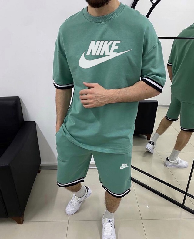 Спортивный костюм 22957164