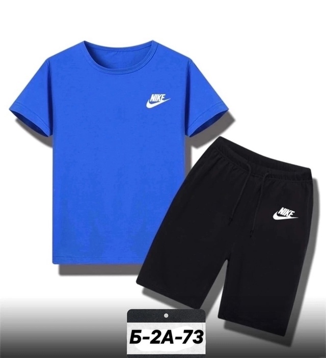 Спортивный костюм 22961336