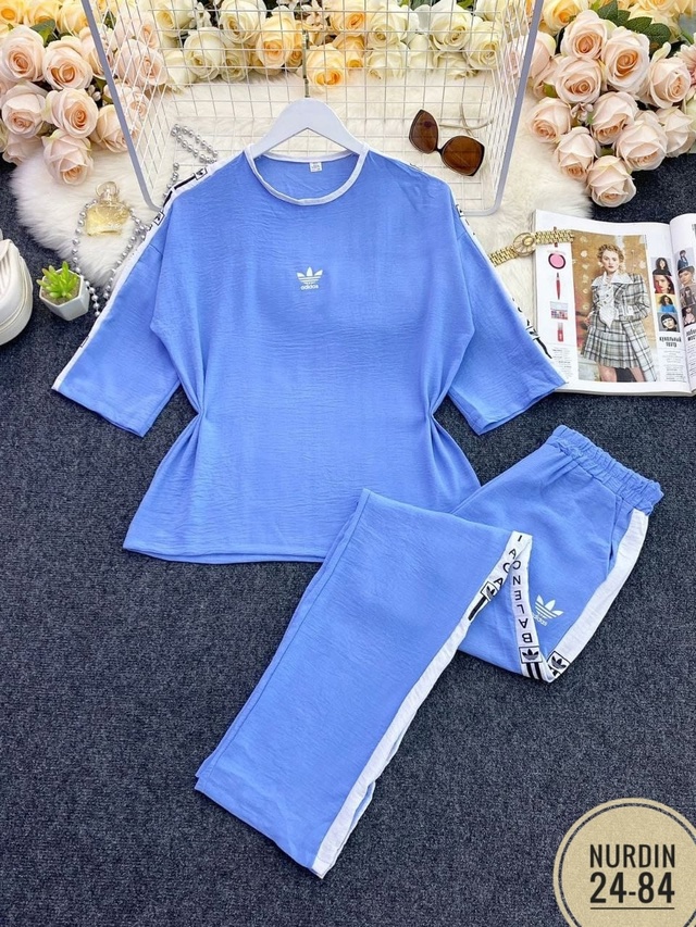 Спортивный костюм 22961924