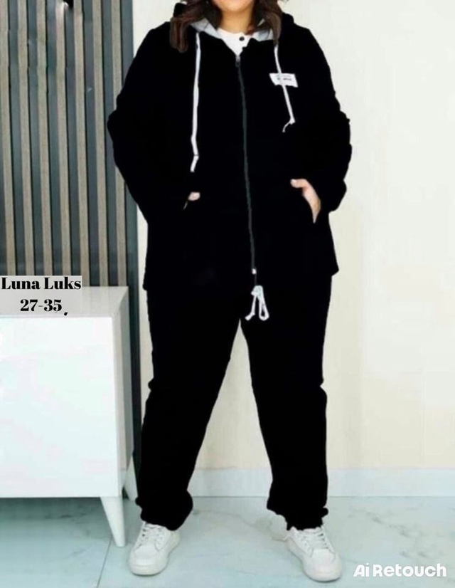 Спортивный костюм 22960841