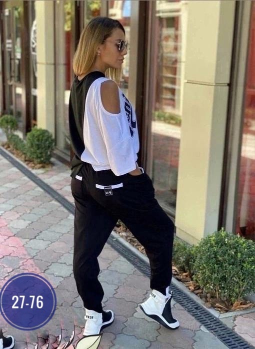 Спортивный костюм 22960550