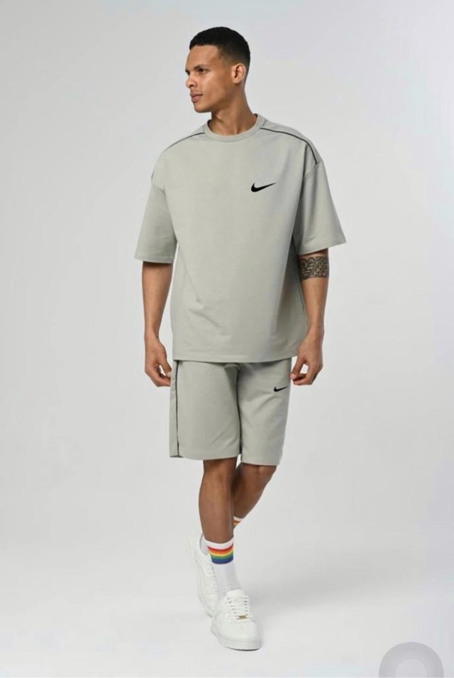 Спортивный костюм 22960655