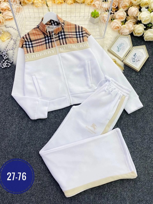 Спортивный костюм 22962478