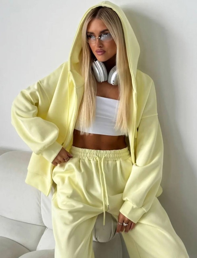 Спортивный костюм 22967294