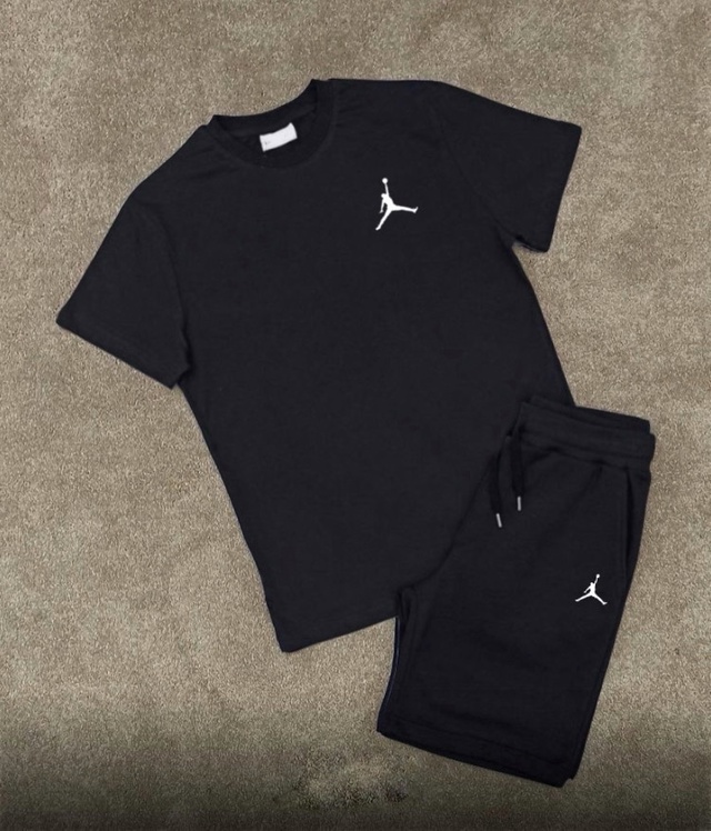 Спортивный костюм 22967187