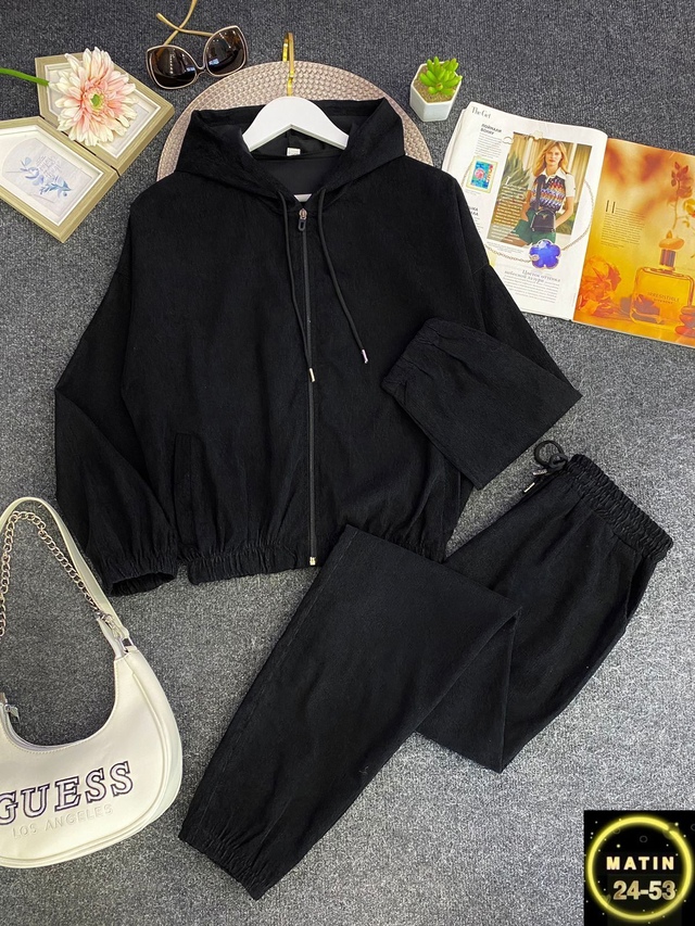 Спортивный костюм 22975982