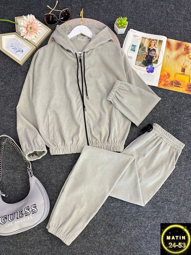 Спортивный костюм 22975982