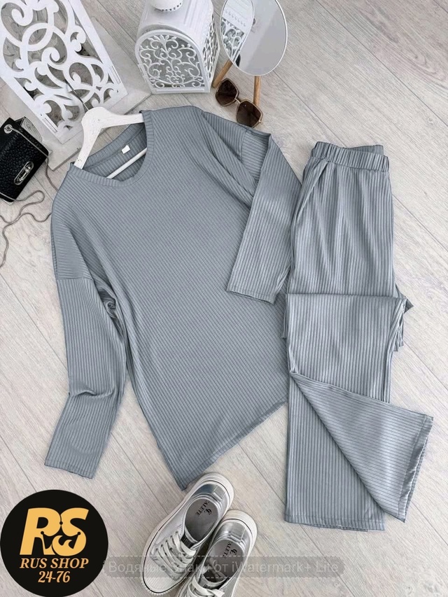 Спортивный костюм 22977544