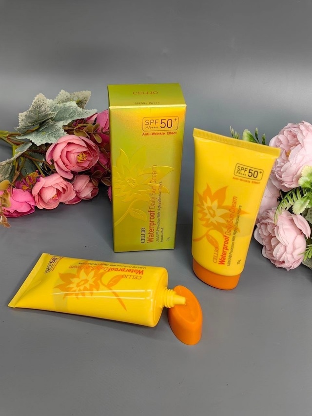 Солнцезащитный крем 22979654