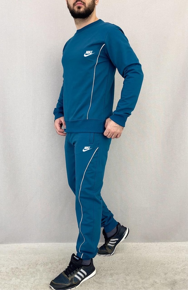 Спортивный костюм 22979697